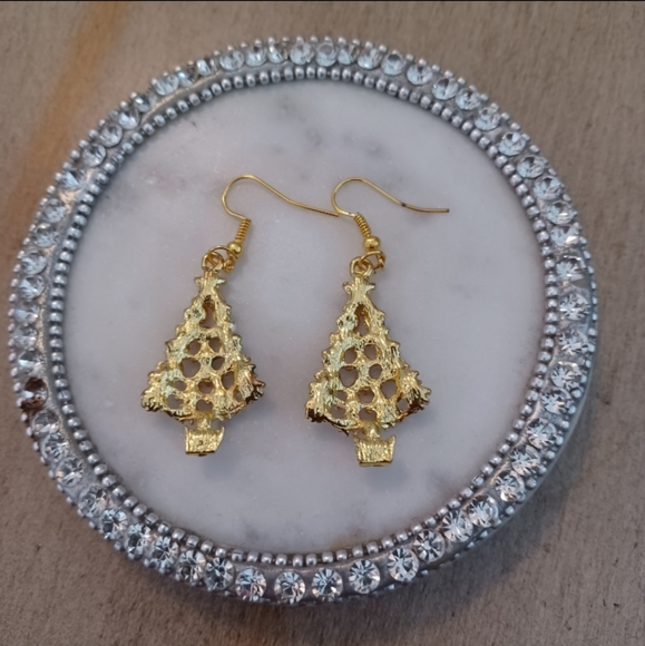 Green Holiday Snowy Christmas Tree Dangle Drop Earrings - Picture 2 of 5